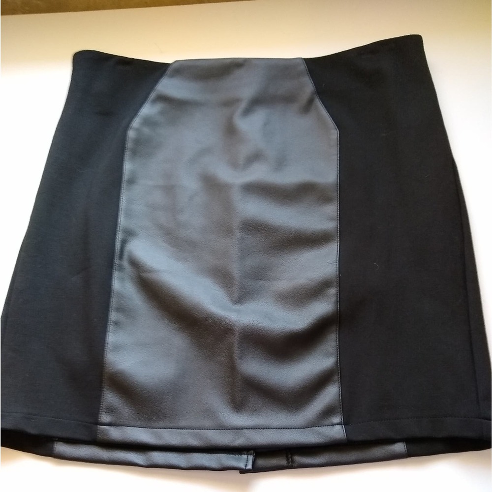 Kenar Women's Size 10 Vintage Two Texture Skirt - Y2K, Office